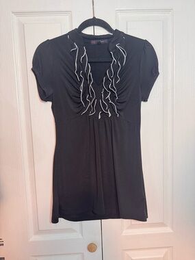 Y2K babydoll black and white ruffle top size large